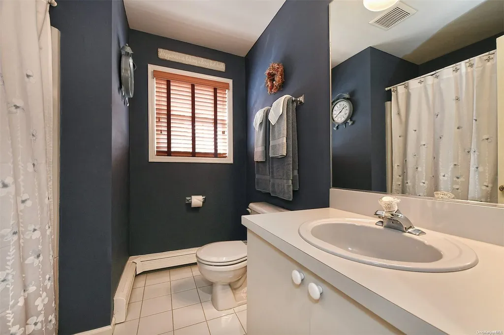 185 Maple Avenue Smithtown NY 11787