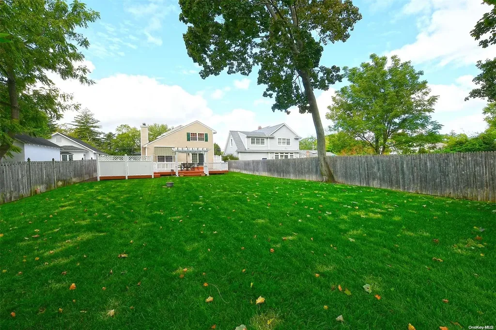 185 Maple Avenue Smithtown NY 11787