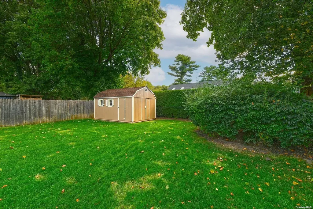 185 Maple Avenue Smithtown NY 11787