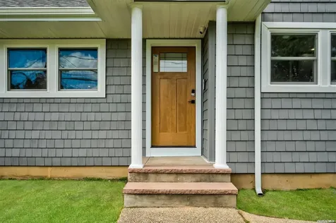 6 Westwood Drive North Babylon NY 11703