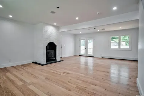 6 Westwood Drive North Babylon NY 11703