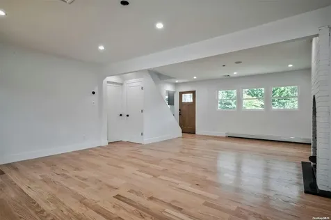 6 Westwood Drive North Babylon NY 11703
