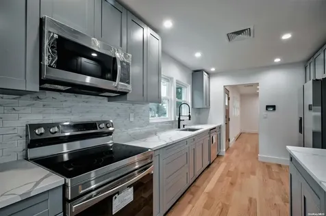 6 Westwood Drive North Babylon NY 11703