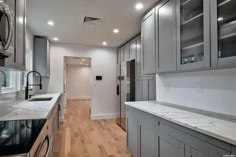 6 Westwood Drive North Babylon NY 11703