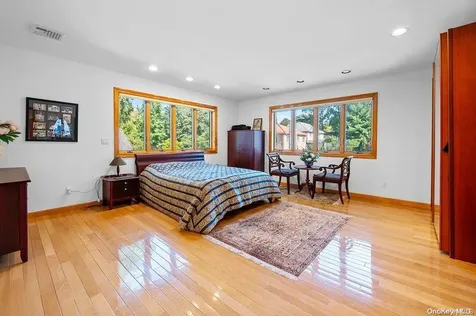 64-16 211th Street Oakland Gardens NY 11364