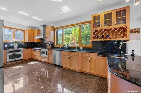 64-16 211th Street Oakland Gardens NY 11364