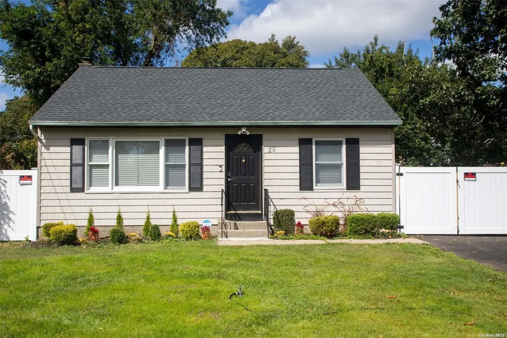 29 Harrison Drive Shirley NY 11967