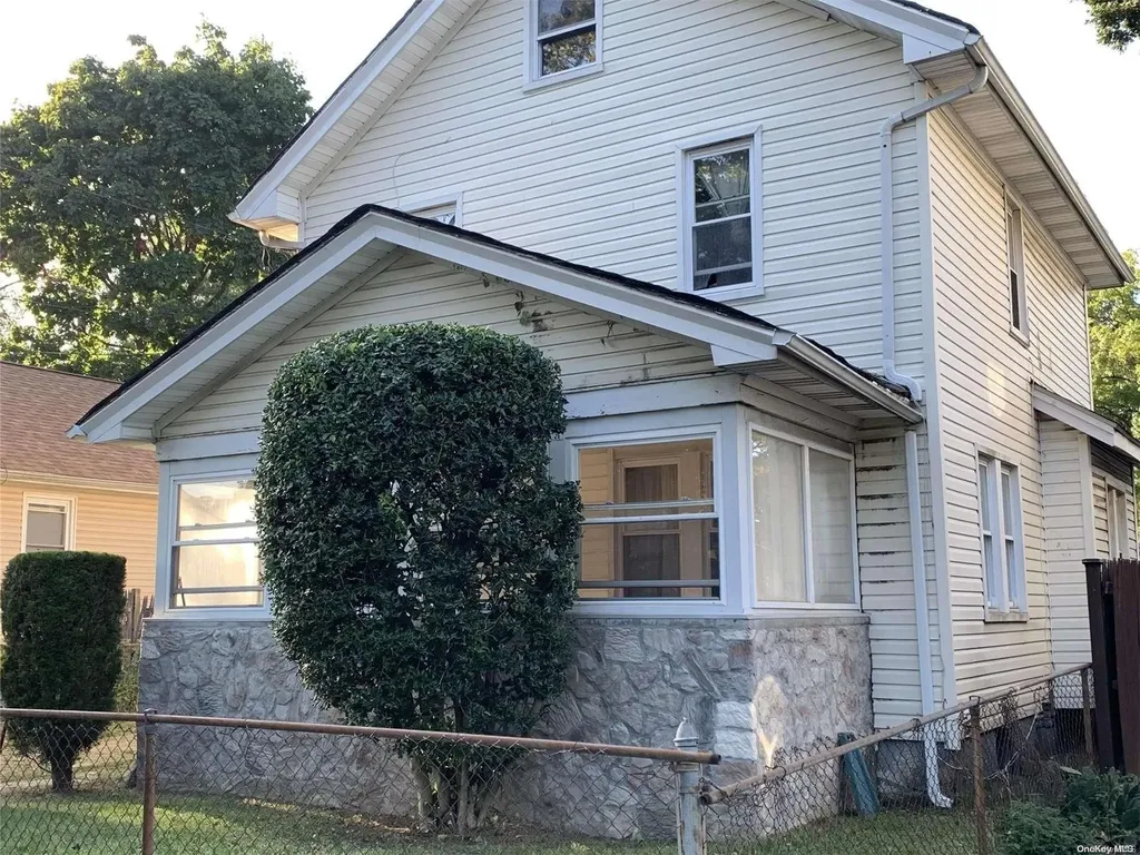 18 W Clinton Avenue Roosevelt NY 11575