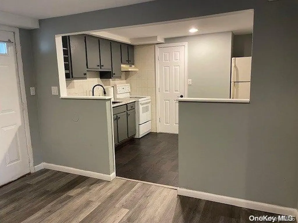 303 33rd Street Lindenhurst NY 11757