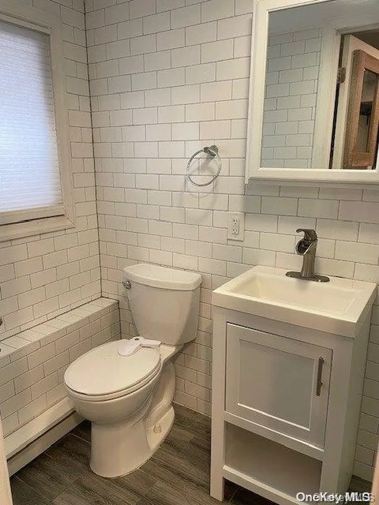 303 33rd Street Lindenhurst NY 11757