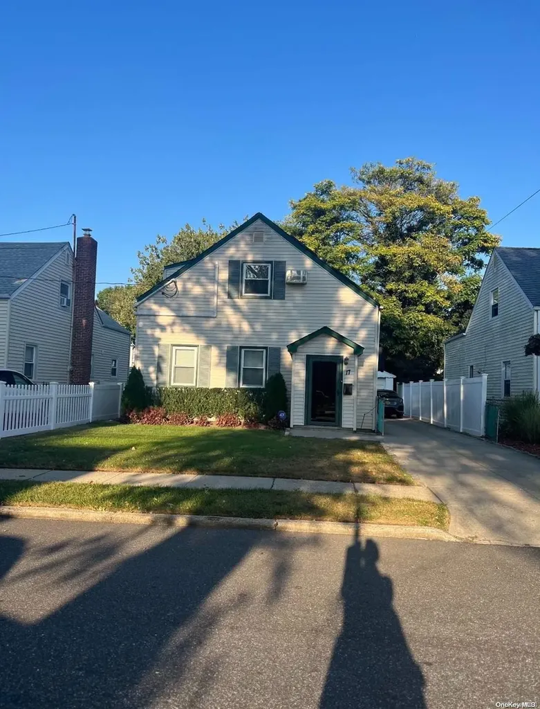 17 Wingate Road Valley Stream NY 11581