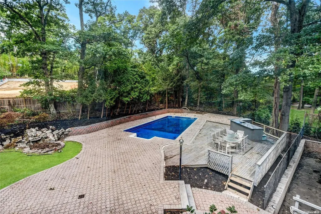 15 Chablis Drive Dix Hills NY 11746