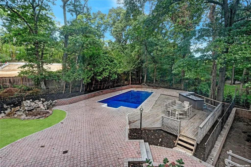 15 Chablis Drive Dix Hills NY 11746