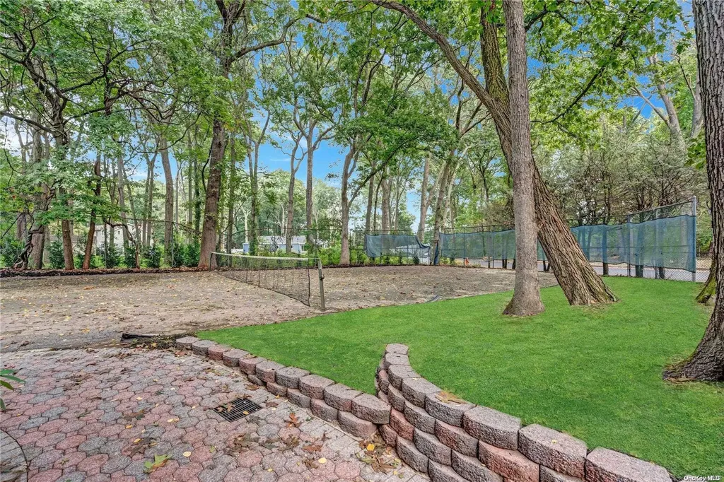 15 Chablis Drive Dix Hills NY 11746