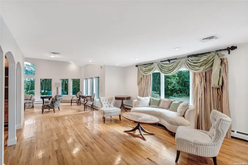15 Chablis Drive Dix Hills NY 11746