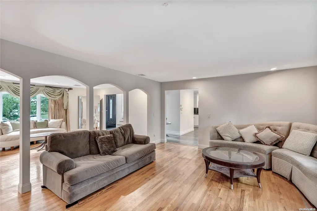15 Chablis Drive Dix Hills NY 11746