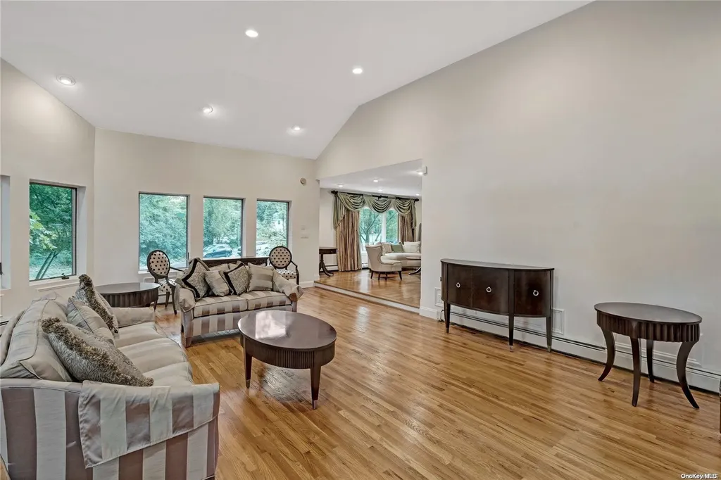 15 Chablis Drive Dix Hills NY 11746