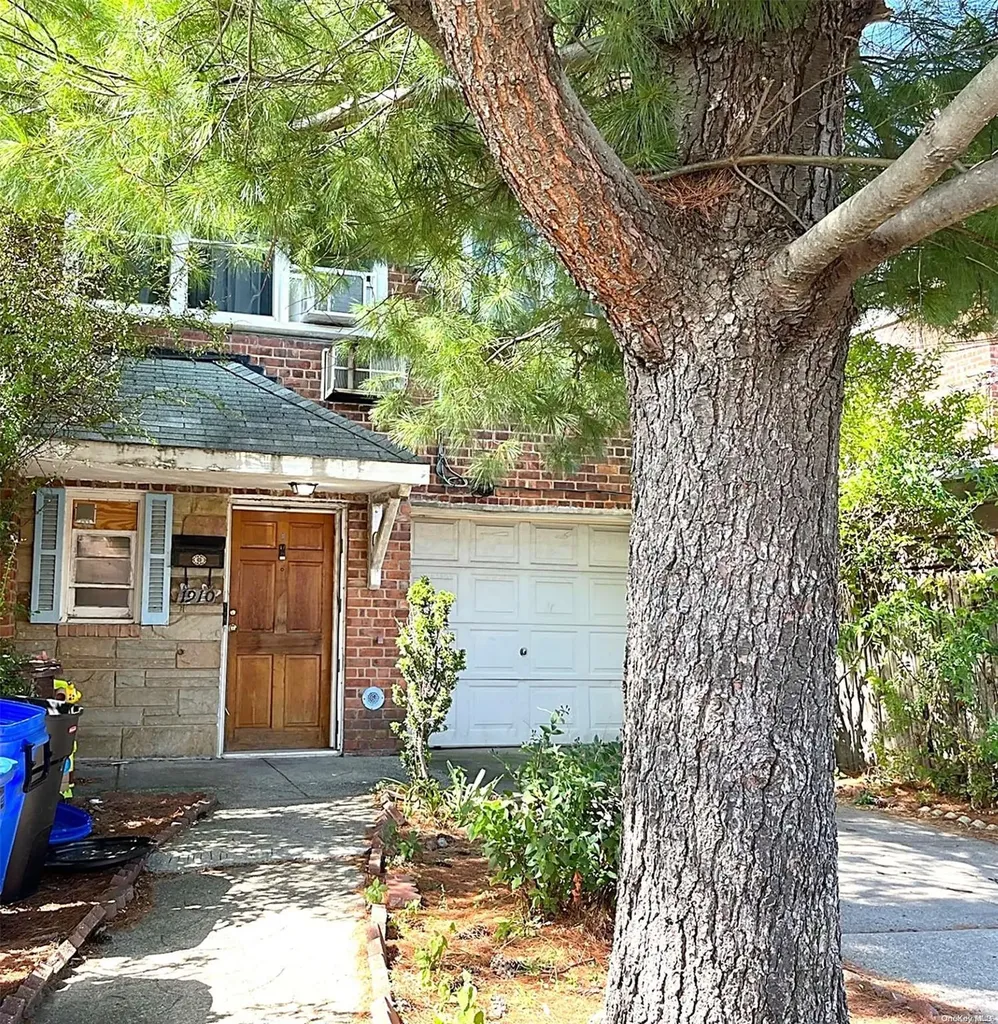19-10 Utopia Parkway Whitestone NY 11357