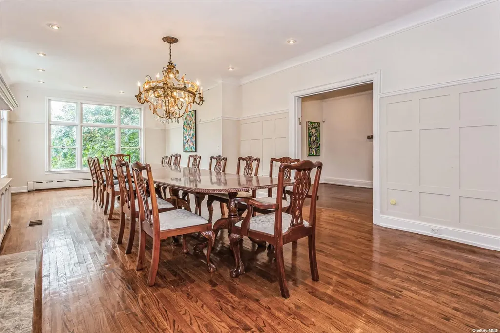 285 Ocean Avenue Lawrence NY 11559