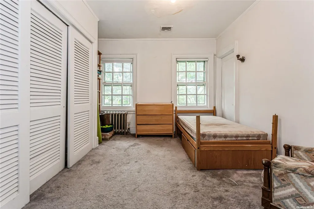 285 Ocean Avenue Lawrence NY 11559