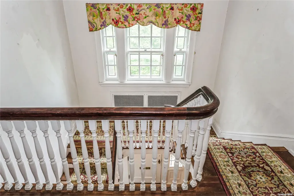 285 Ocean Avenue Lawrence NY 11559