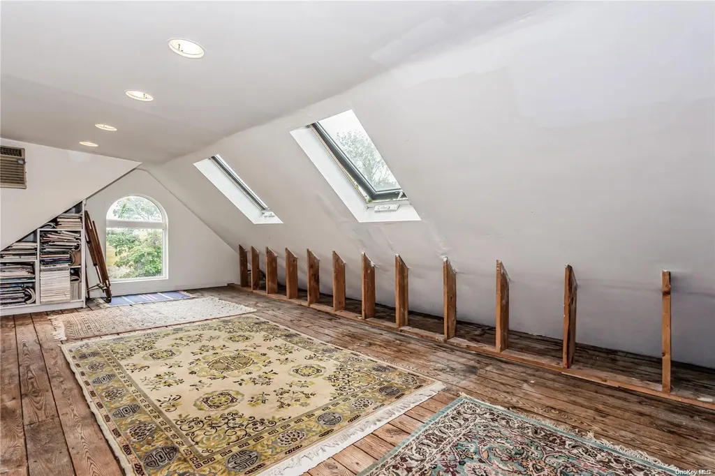 285 Ocean Avenue Lawrence NY 11559