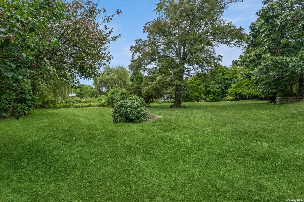 285 Ocean Avenue Lawrence NY 11559