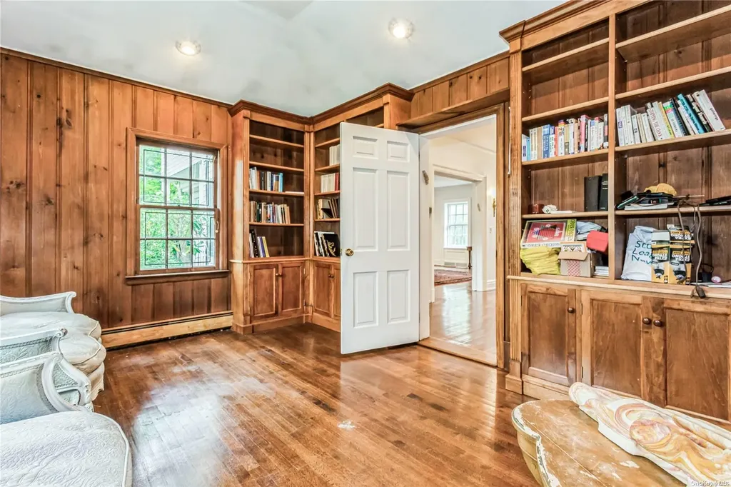 285 Ocean Avenue Lawrence NY 11559