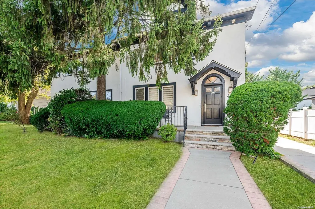 425 Cedarhurst Avenue Cedarhurst NY 11516