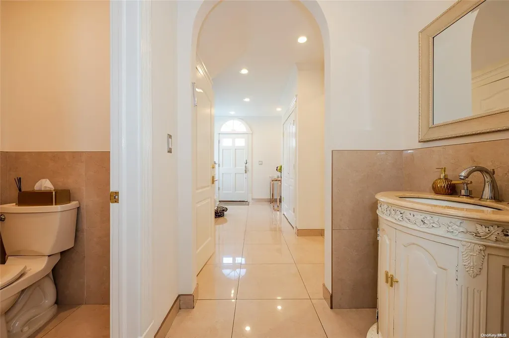 425 Cedarhurst Avenue Cedarhurst NY 11516