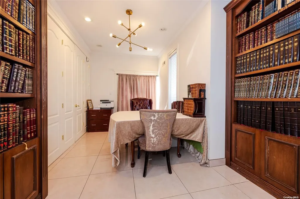 425 Cedarhurst Avenue Cedarhurst NY 11516