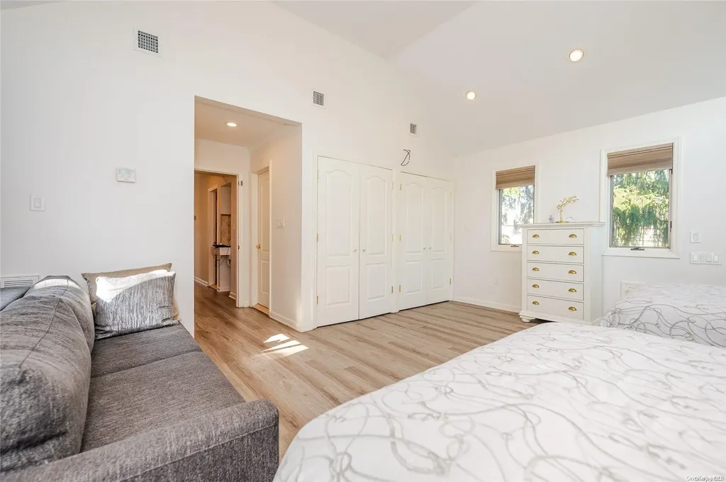 425 Cedarhurst Avenue Cedarhurst NY 11516