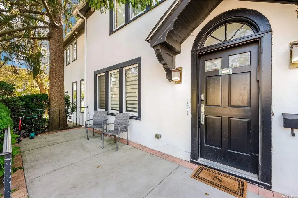 425 Cedarhurst Avenue Cedarhurst NY 11516