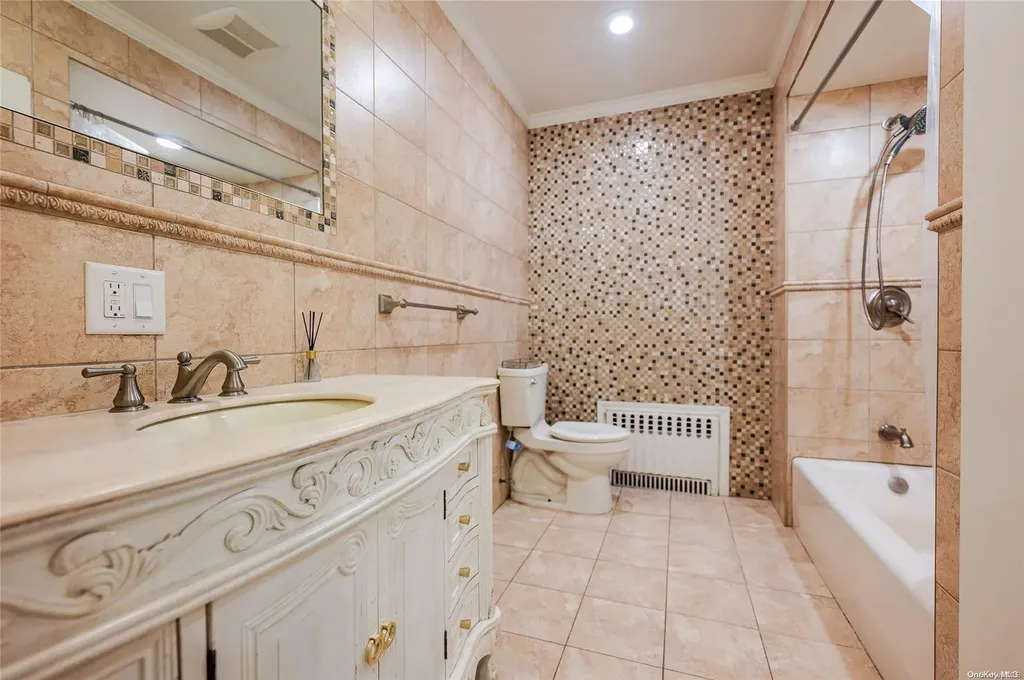 425 Cedarhurst Avenue Cedarhurst NY 11516