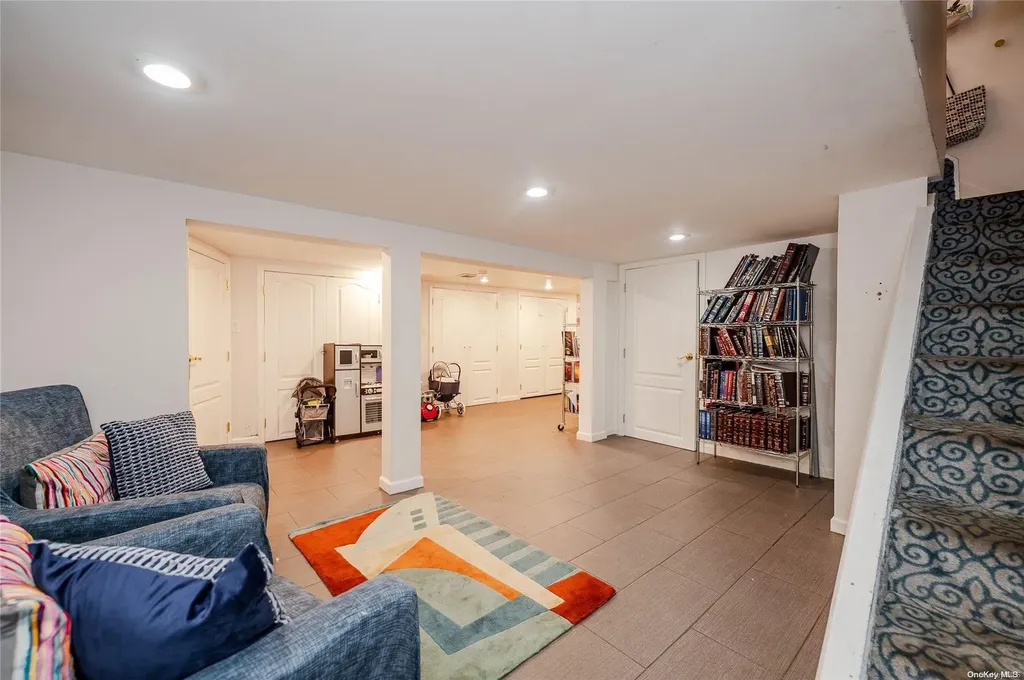 425 Cedarhurst Avenue Cedarhurst NY 11516