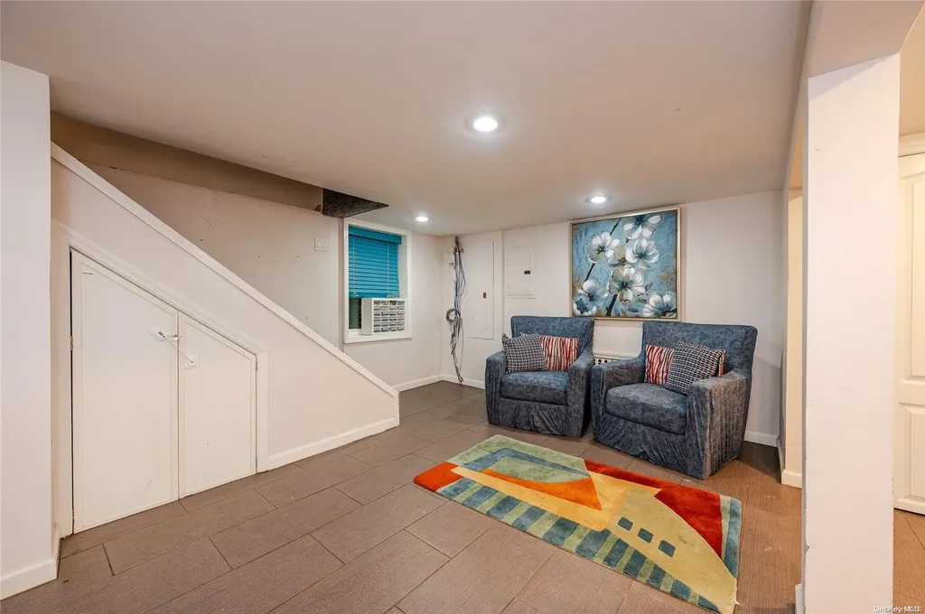 425 Cedarhurst Avenue Cedarhurst NY 11516