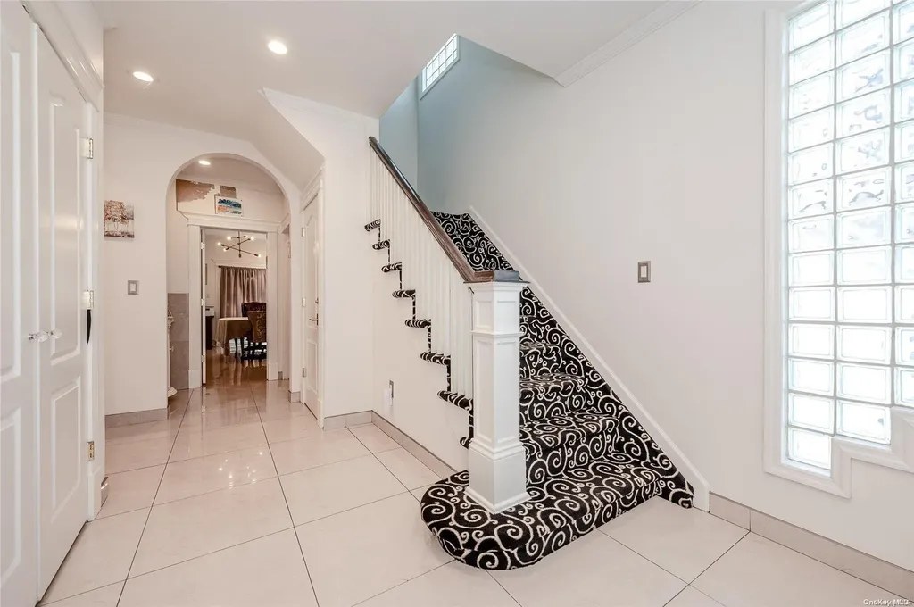 425 Cedarhurst Avenue Cedarhurst NY 11516