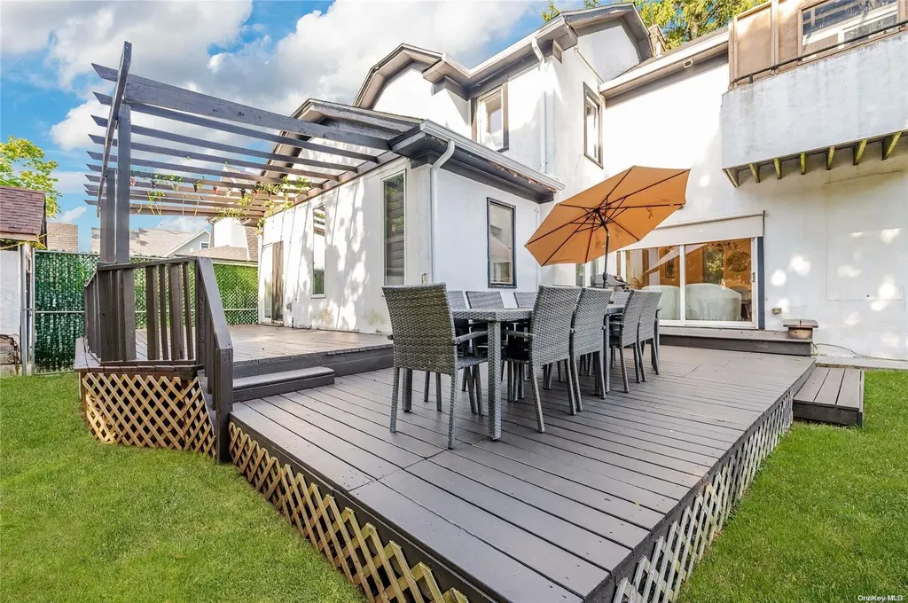 425 Cedarhurst Avenue Cedarhurst NY 11516