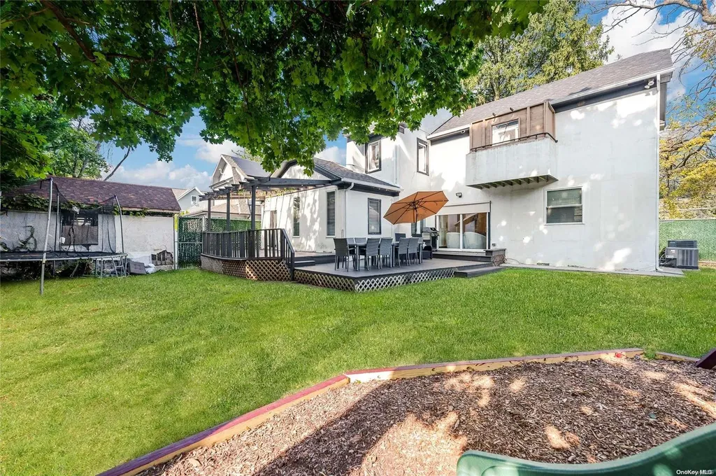 425 Cedarhurst Avenue Cedarhurst NY 11516