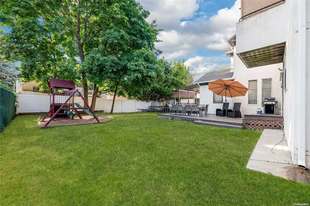 425 Cedarhurst Avenue Cedarhurst NY 11516
