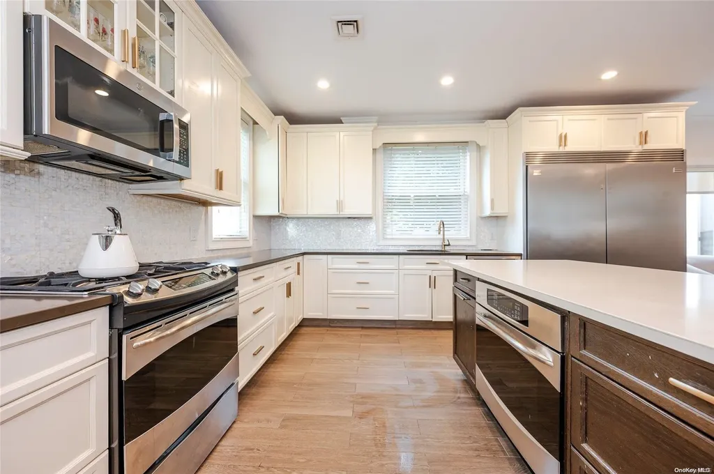 425 Cedarhurst Avenue Cedarhurst NY 11516