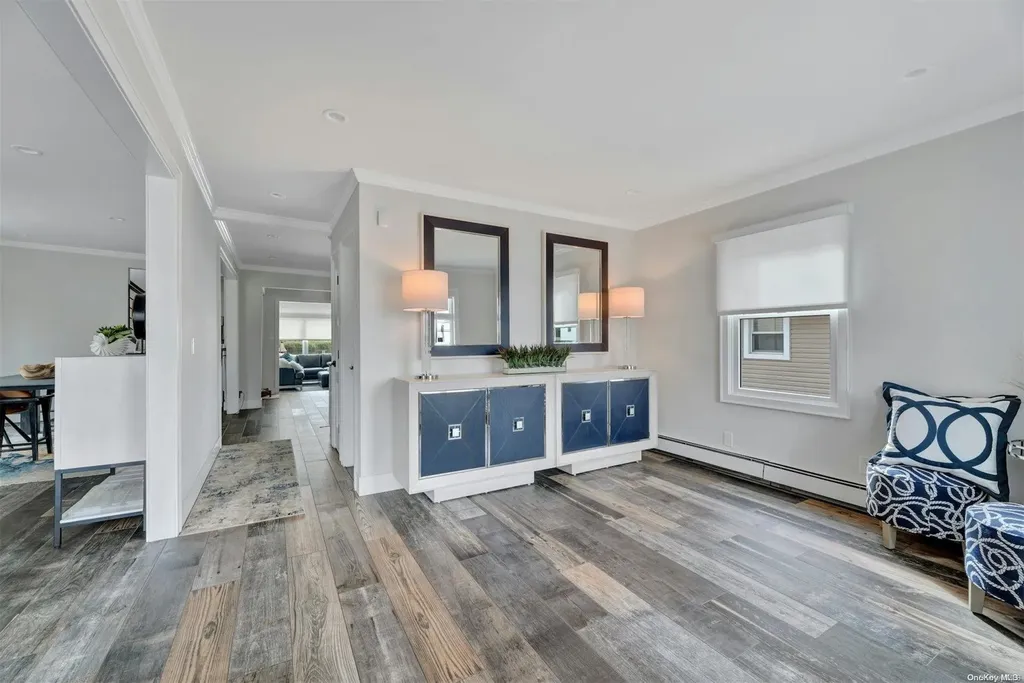 511 Venetian Boulevard Lindenhurst NY 11757