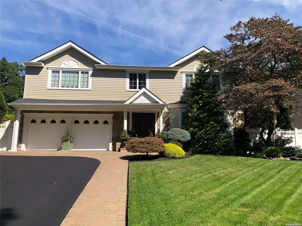 32 Glenmere Lane Commack NY 11725