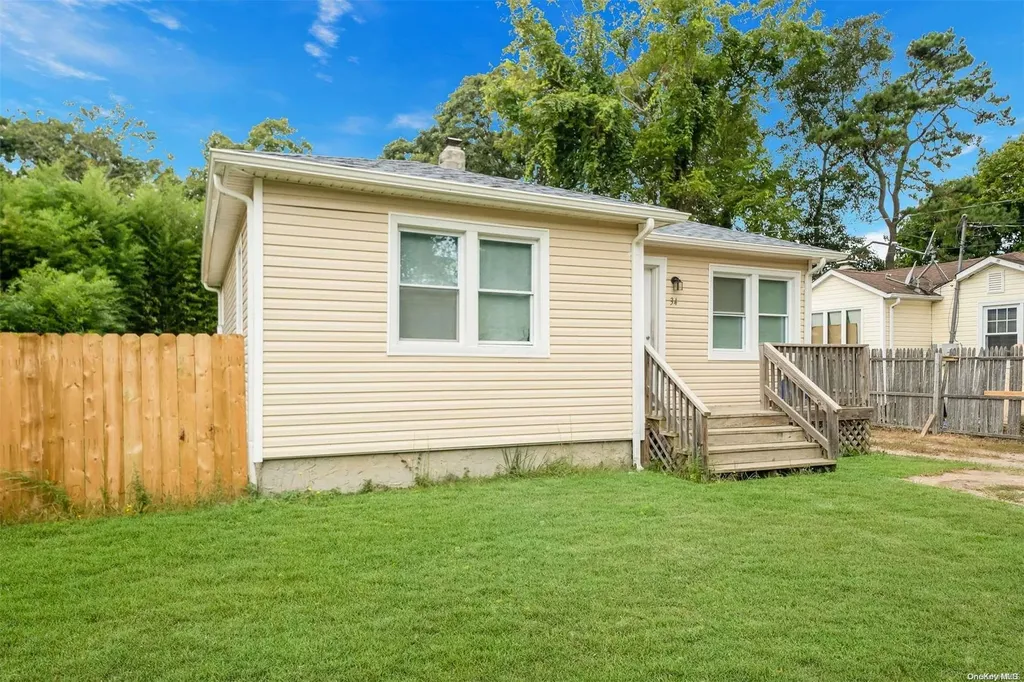 34 Whittier Drive Mastic Beach NY 11951