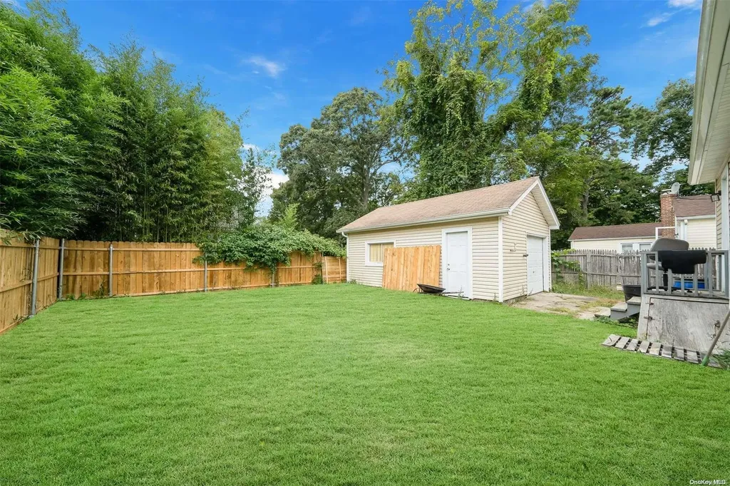 34 Whittier Drive Mastic Beach NY 11951