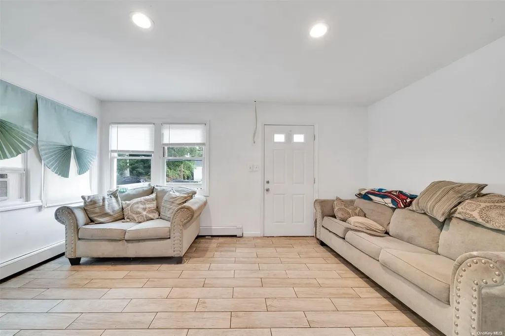 34 Whittier Drive Mastic Beach NY 11951
