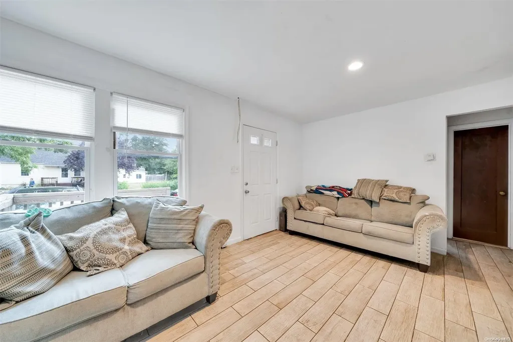 34 Whittier Drive Mastic Beach NY 11951