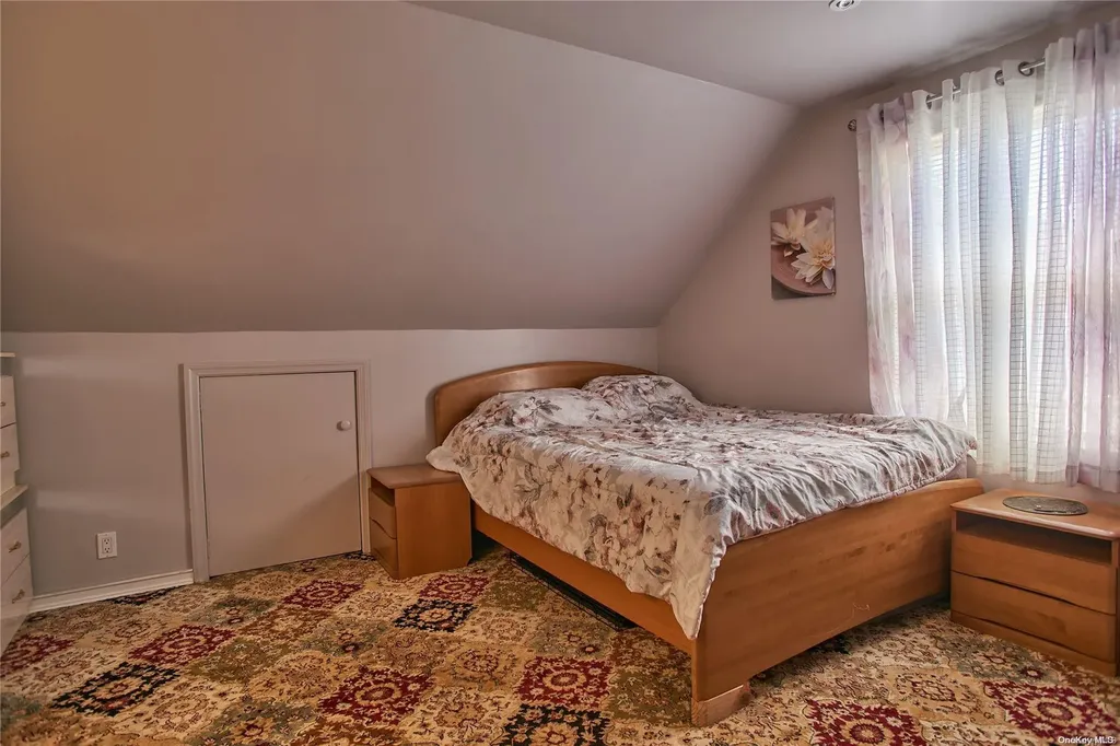 15 Hawthorne Lane Valley Stream NY 11581