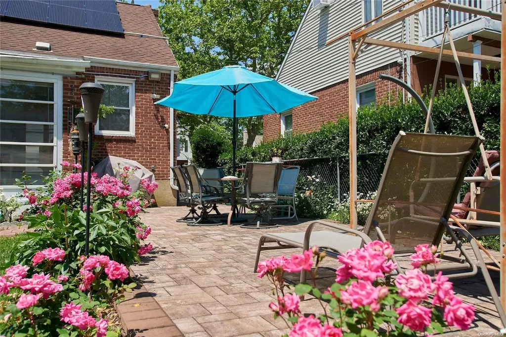 15 Hawthorne Lane Valley Stream NY 11581