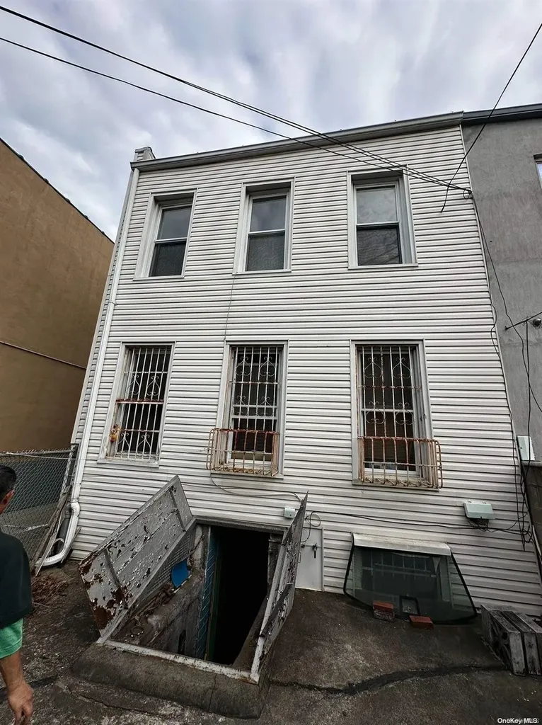 6420 19th Avenue Brooklyn NY 11204